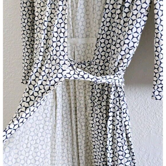 TIBI 100% Silk Dress True Wrap Blue Cream Geometric Pattern Half Sleeve Size 10 - Picture 3 of 7